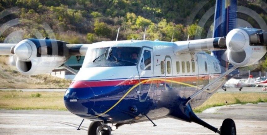 DA 2 bleu blanc et rouge sur le tarmac