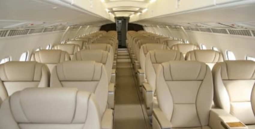 location de jet privé, intérieur Avro RJ 85 beige