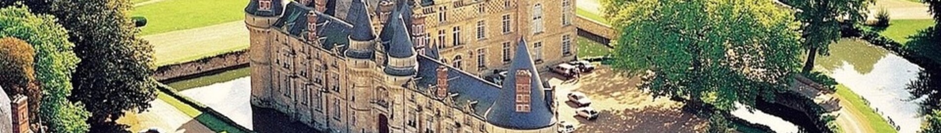 Наемане на хеликоптер за Château D’Esclimont с прелитане над Tour de Paris