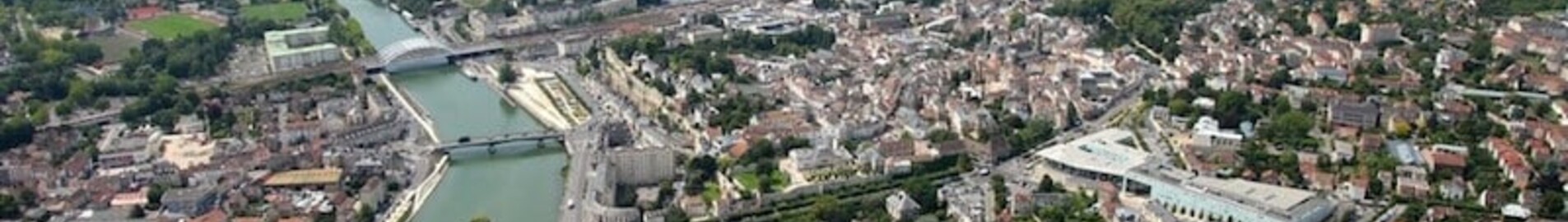 Pontoise Cormeilles: частен самолет под наем 