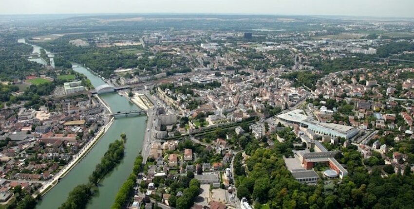 Pontoise Cormeilles: частен самолет под наем 