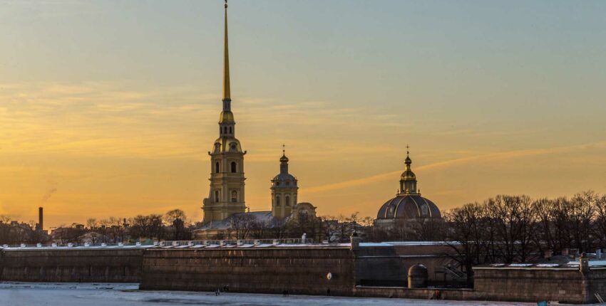 Санкт Петербург: частен самолет под наем 