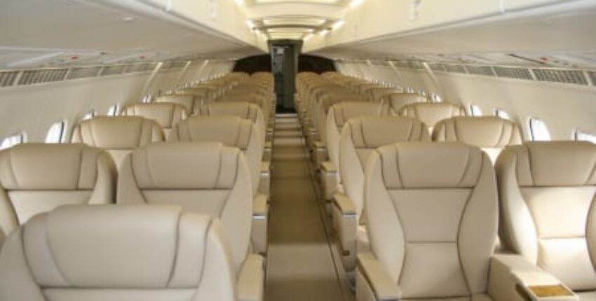 Location de jet privé : AVRO business jet sur tarmac.