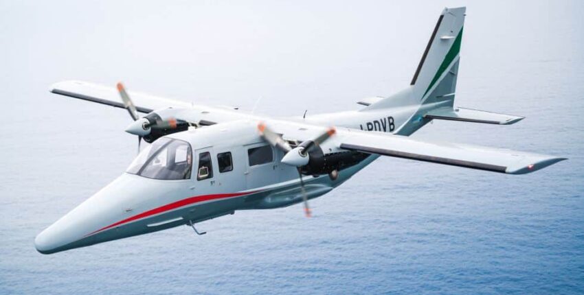 Jet privé Vulcanair Avitor TP 600 intérieur siège noirs