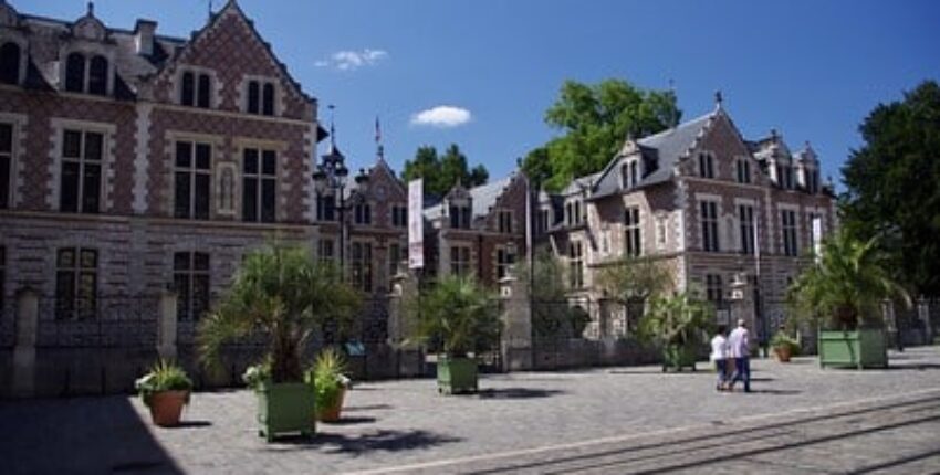Orléans Saint-Denis-de-l'Hôtel : частен самолет под наем 