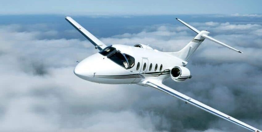 location jet privé - Intérieur d'un BEECHJET 400 avec sièges en cuir