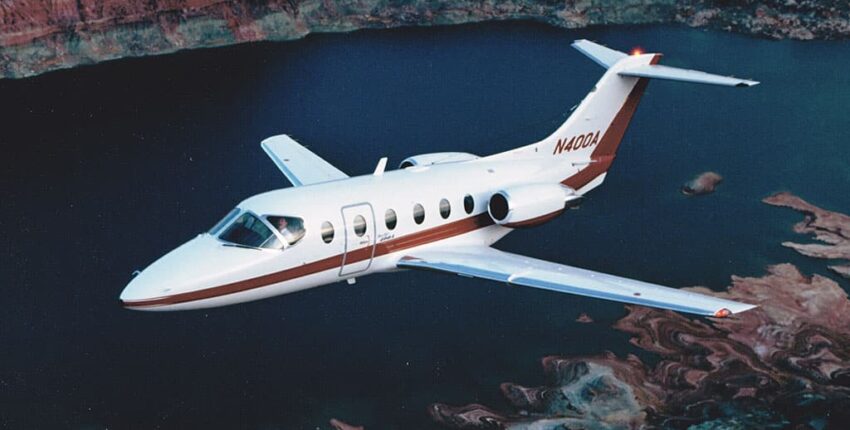 location jet privé - Intérieur d'un BEECHJET 400 avec sièges en cuir