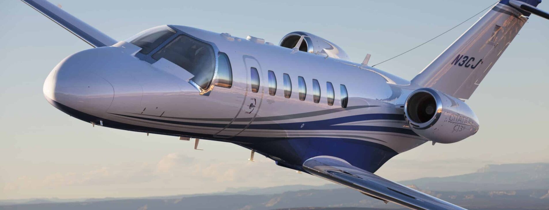 PIAGGIO AVANTI P 180: Наем на частен самолет 