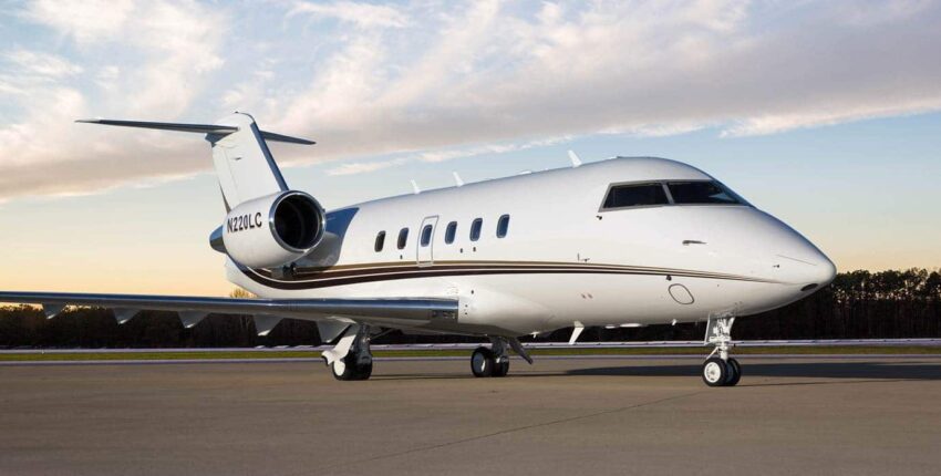 Location de jet privé : intérieur luxueux CHALLENGER 601.