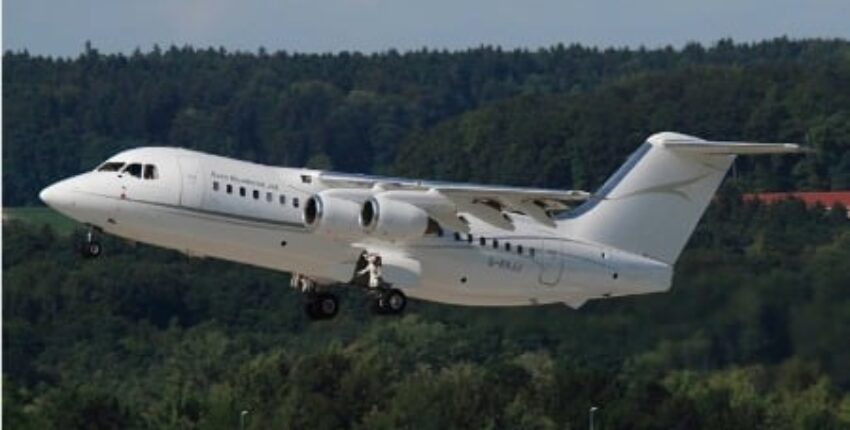 location de jet privé, intérieur Avro RJ 85 beige