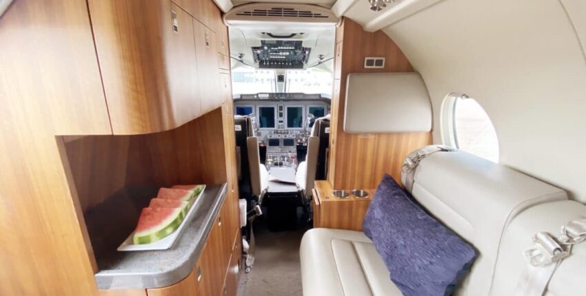 location jet privé : intérieur du Nextant 400 XT luxueux