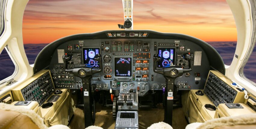 Location de jet privé CITATION V ULTRA au coucher du soleil.