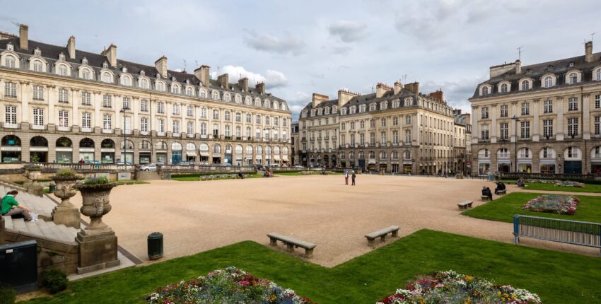 Rennes Saint-Jacques: частен самолет под наем