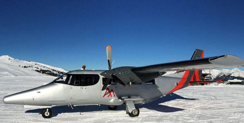 Jet privé Vulcanair Avitor TP 600 intérieur siège noirs