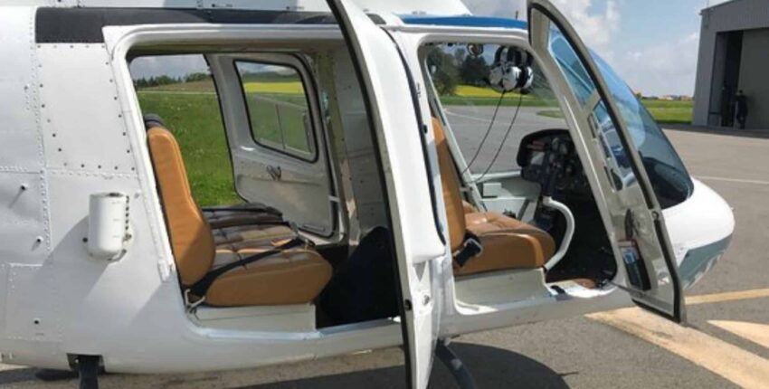 Hélicoptère Bell 206 intérieur en cuir