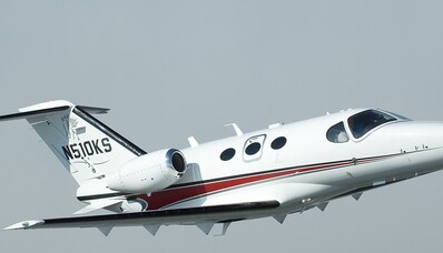 Citation Jet Mustang или Embraer Phenom 100 – как да избера?
