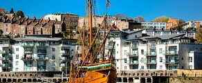 Bristol частен самолет под наем 