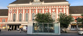 Holzdorf: частен самолет под наем 