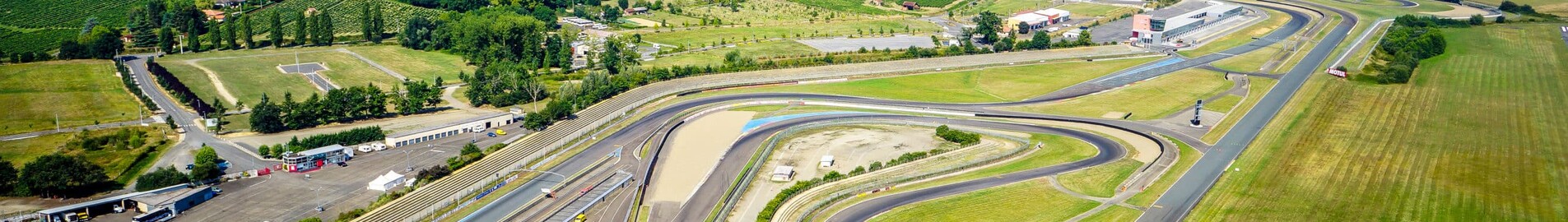 Nogaro : частен самолет под наем 