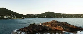 Bequia Isl J.F. Mitchell : частен самолет под наем