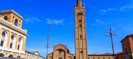  Лука Тасиняно : частен самолет под наем 