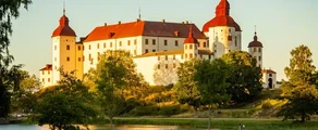 Lidkoping : частен самолет под наем