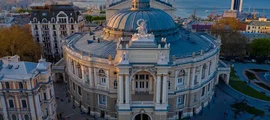 Жулиани : частен самолет под наем