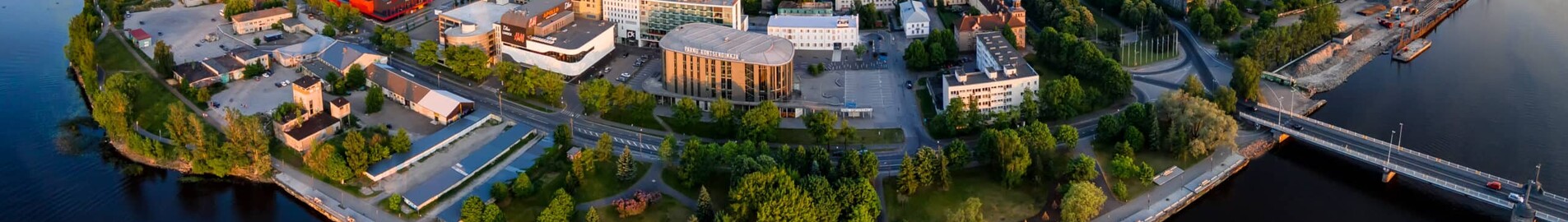 Парну : частен самолет под наем 