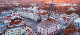 Tapa : наемане на частен самолет 