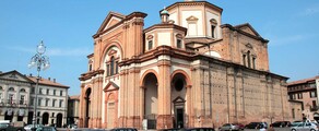 Voghera : частен самолет под наем 
