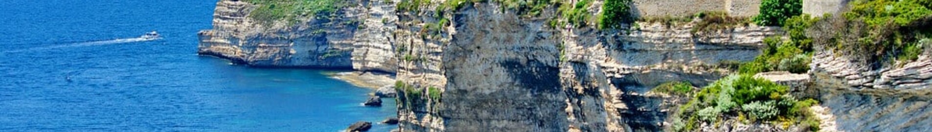 Bonifacio: наемане на частен самолет