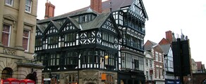 Наемете частен самолет от летище Hawarden