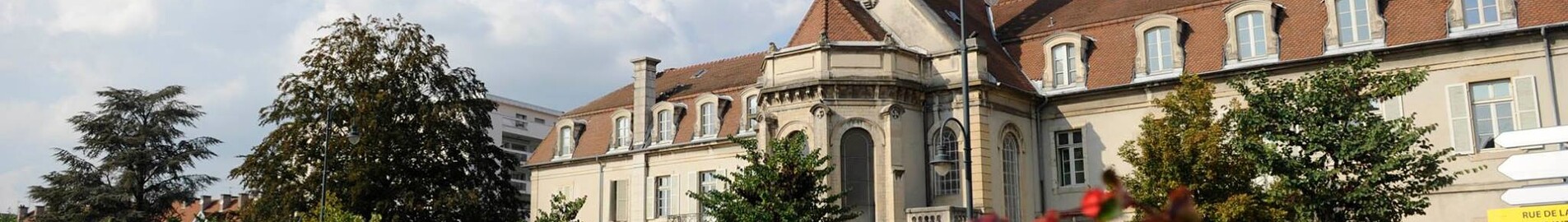 Частен самолет под наем на летище Vesoul-Frotey