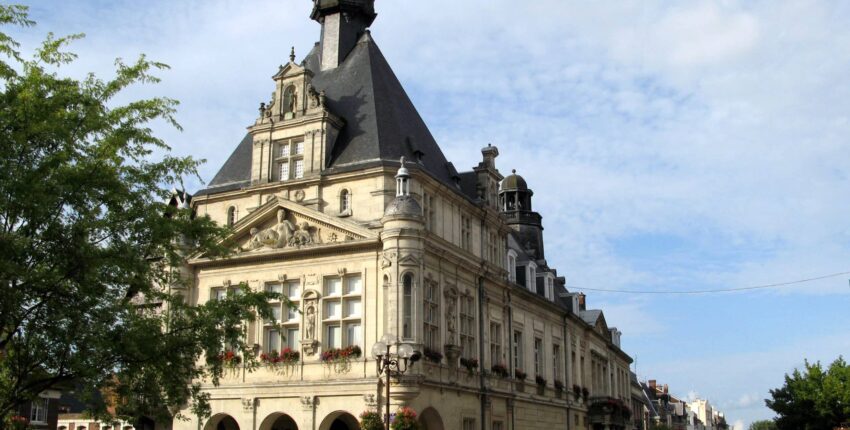 Частен самолет под наем на летище Péronne - Saint-Quentin