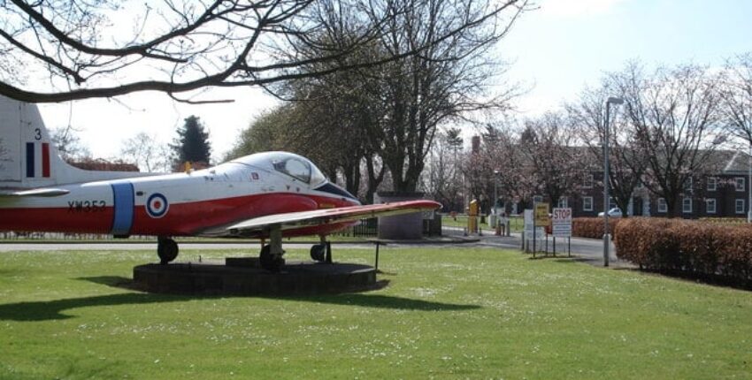 Наемете частен самолет от Cranwell Air Base