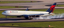Location jet privé - Cabine d'avion vide, sièges en cuir noir