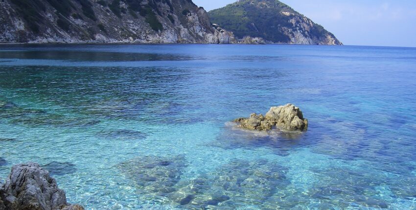Наемете частен самолет от летище Marina di Campo
