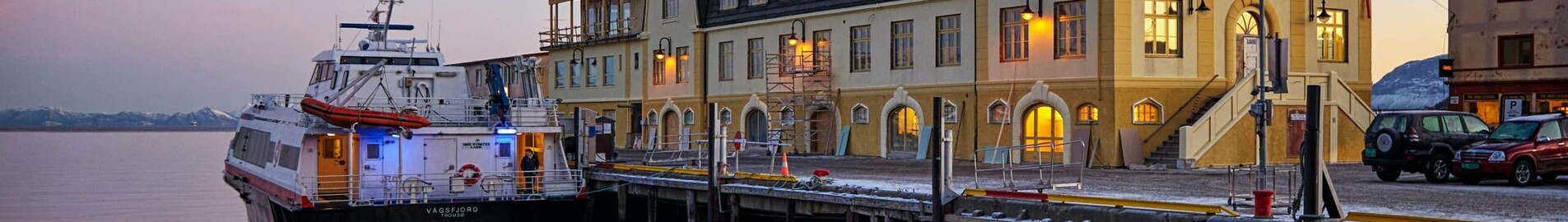 Частен самолет и хеликоптер в Harstad/Narvik